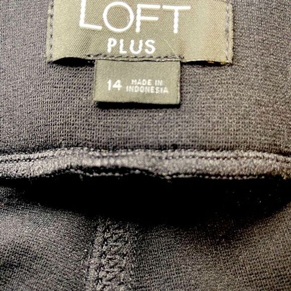 Loft Plus Comfy Chic Black Leggings | Fall Wardrobe Essential - Picture 9 of 12